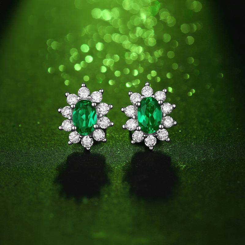 Oval Emerald Side Stone sterling silver earrings - Image 4