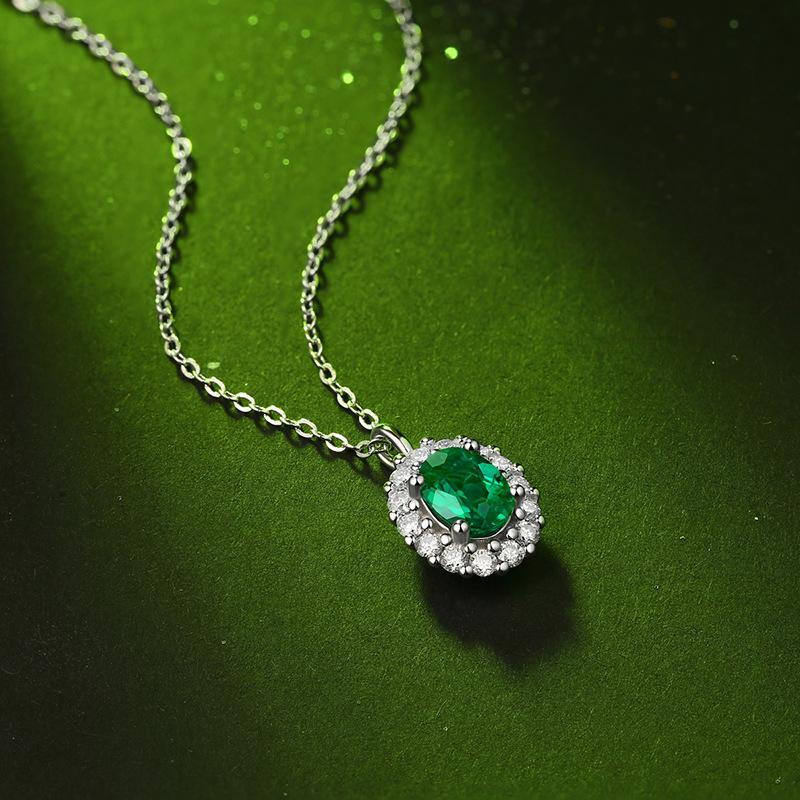 Oval Emerald Side Stone sterling silver necklace - Image 3