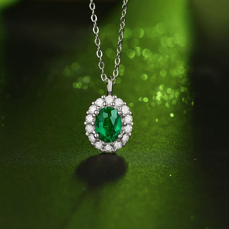 Oval Emerald Side Stone sterling silver necklace - Image 4