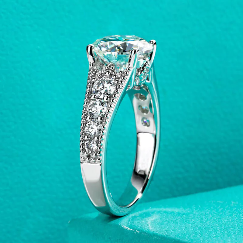Round Moissanite Graduated Side Stone Milgrain Engagement Ring - Image 3