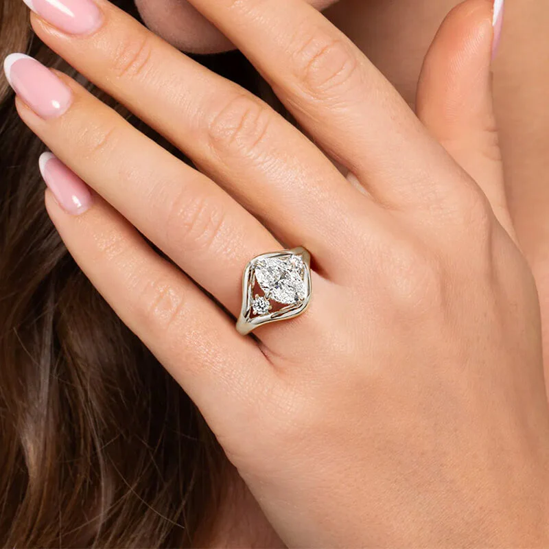 Three-Stone Oval Moissanite Split Shank Engagement Ring - Image 5